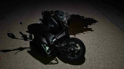 Bursa’nın İnegöl ilçesinde otomobil ile motosiklet kafa kafaya çarpıştı; 1’i