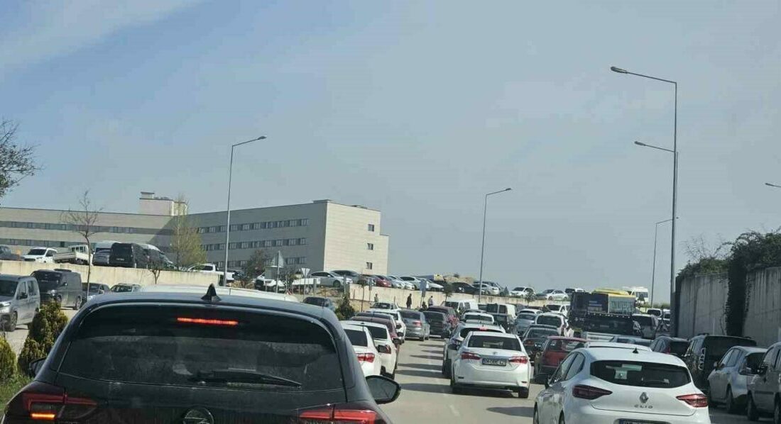 Şehir Hastanesi’nde otopark çilesi Türkiye’nin en büyük Şehir Hastaneleri’nden birisi olan ve bölgeye hizmet