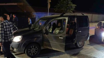 Bursa’nın İnegöl ilçesinde seyir halindeki araca düzenlenen silahlı saldırıda, sürücü