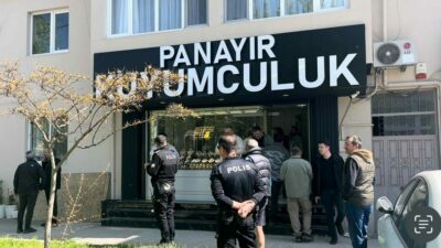 Bursa’da iki şüpheli soygun yapmak için girdiği kuyumcuya ateş açtı.