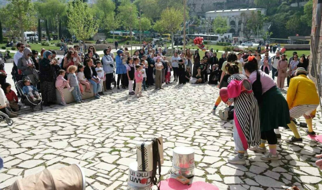 Tiyatro Festivali’ne görkemli final Bursa Büyükşehir Belediyesi’nin bu yıl 28.’sini gerçekleştirdiği Türkiye’nin alanındaki uluslararası