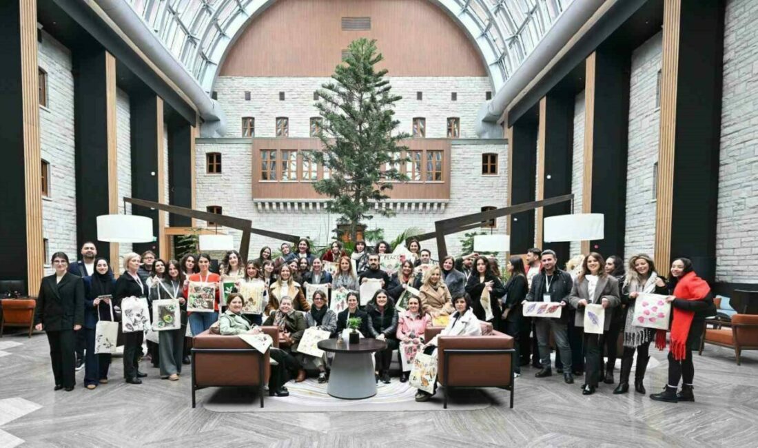 Turkish Fashion Fabrics Show öncesi tasarımcılar BBS’de kampa girdi Bursa Ticaret ve Sanayi Odası (BTSO) öncülüğünde, KFA Fuarcılık organizasyonuyla