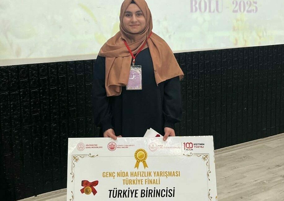 Türkiye birincisi Bursa’dan çıktı Bursa Kur’an Eğitim Merkezi ve Nizam Karasu İmam Hatip Lisesi