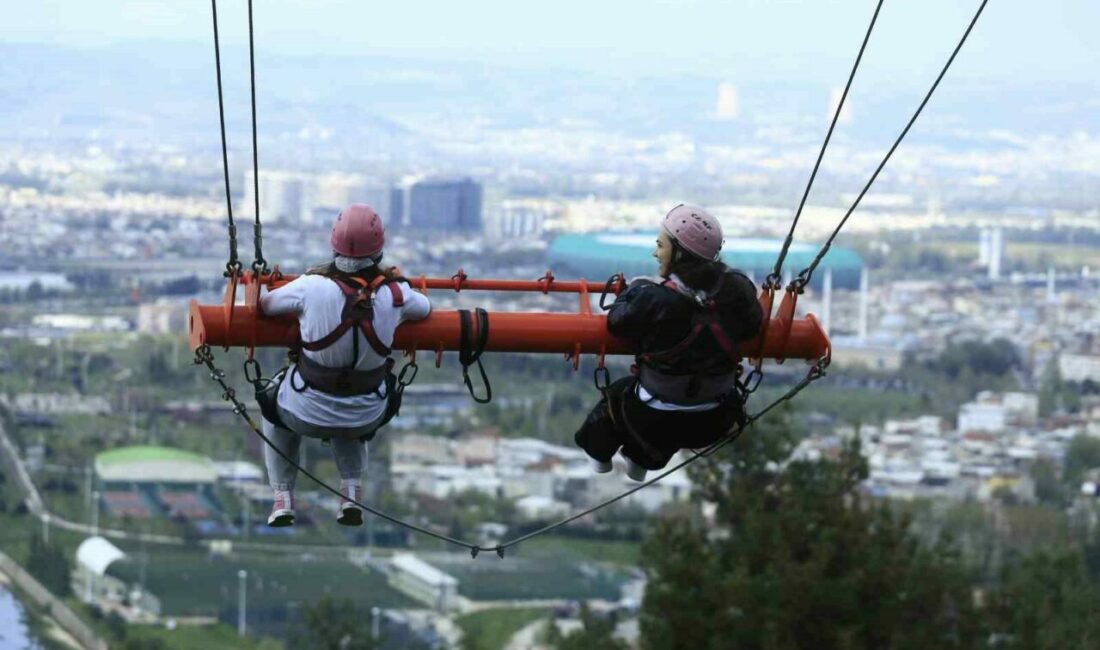 Türkiye’nin en büyük macera parklarından Extrempark, yeni sezonda adrenalin tutkunlarını bekliyor Bursa’da 76 dönümlük arazi üzerine kurulu Türkiye’nin en büyük macera
