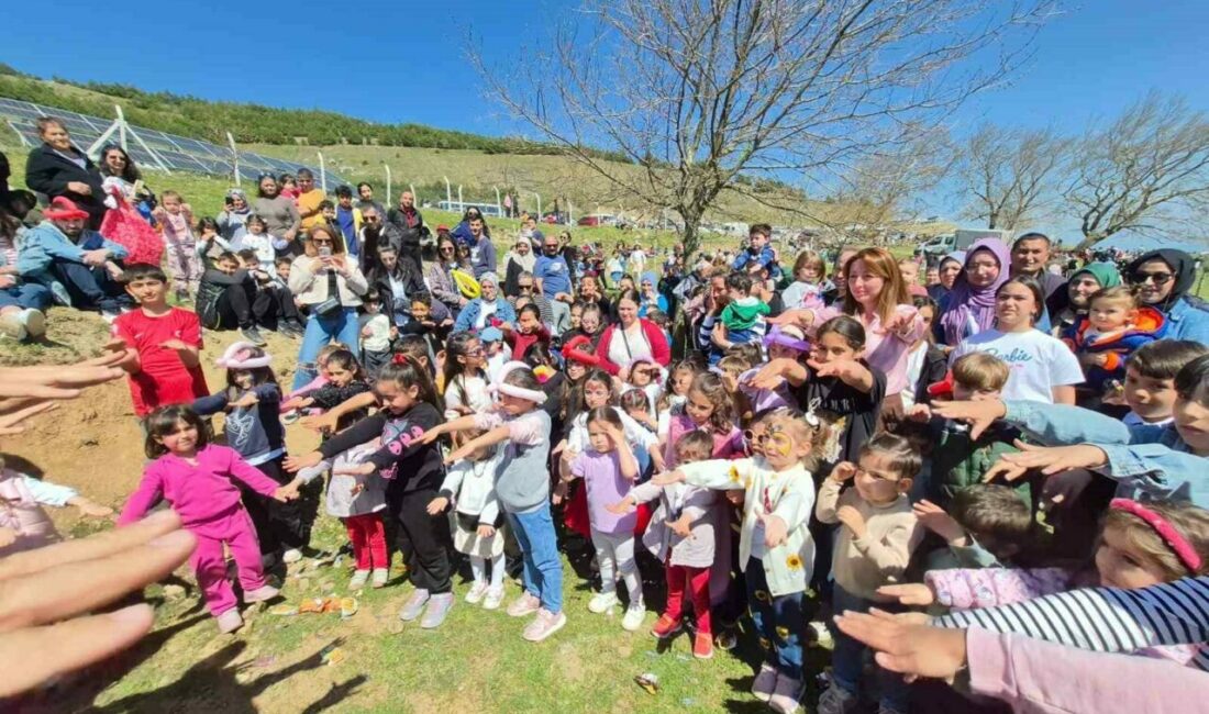 Uçurtmalar gökyüzünü renklendirdi 23 Nisan Ulusal Egemenlik ve Çocuk Bayramı vesilesiyle Şahinyurdu köyü