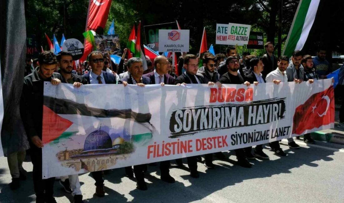 Bursa Uludağ Üniversitesi öğrencileri, dünya kamuoyunun dikkatini Gazze’de yaşanan insanlık