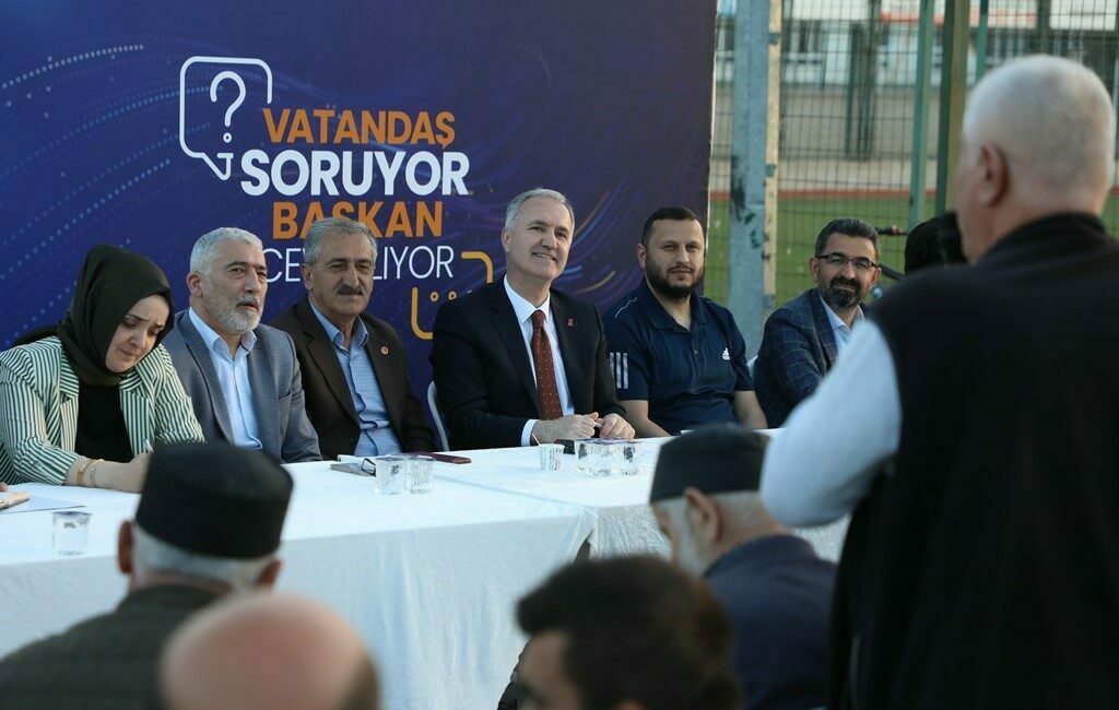 Vatandaş sordu, Başkan Alper Taban cevapladı İnegöl Belediye Başkanı Alper Taban, mahalle buluşmaları kapsamında ilk toplantısını