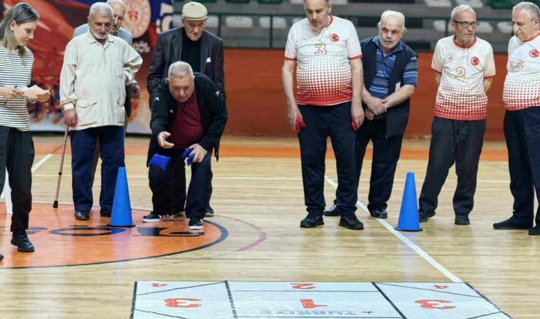 Yaşlı sporcular birbiriyle yarıştı Gençlik ve Spor İlçe Müdürlüğü tarafından ilk kez düzenlenen ’Huzurevleri