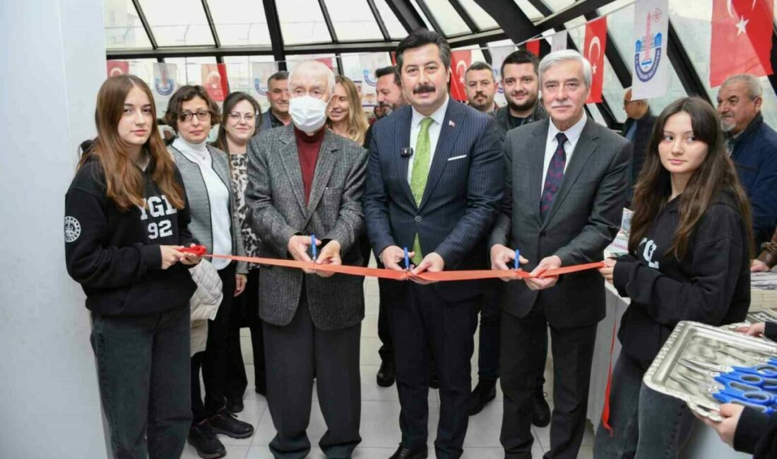 Yenişehir Belediyesi 6’ncı Kitap Fuarı kapılarını açtı Yenişehir Belediyesi’nin bu yıl 6’ncı kez düzenlediği kitap fuarı kapılarını