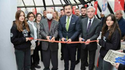 Yenişehir Belediyesi’nin bu yıl 6’ncı kez düzenlediği kitap fuarı kapılarını