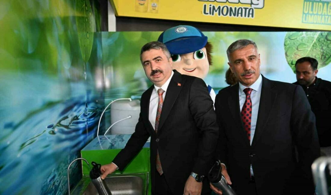 Yeşil Şehir Yıldırım Bursa’da Yıldırım Belediyesi’nin başlattığı ‘Plastiksiz Yıldırım Projesi’, kütüphanelerden sonra okullarda