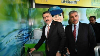 Bursa’da Yıldırım Belediyesi’nin başlattığı ‘Plastiksiz Yıldırım Projesi’, kütüphanelerden sonra okullarda
