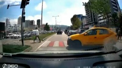 Bursa’da bir taksi şoförü, yolu uzatmamak için yaya geçidini işgal