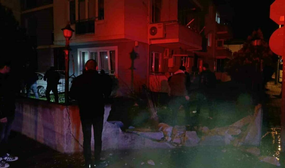 Bursa’nın İnegöl ilçesinde 3 aracın karıştığı zincirleme kazada araçlardan biri