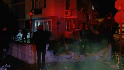 Bursa’nın İnegöl ilçesinde 3 aracın karıştığı zincirleme kazada araçlardan biri