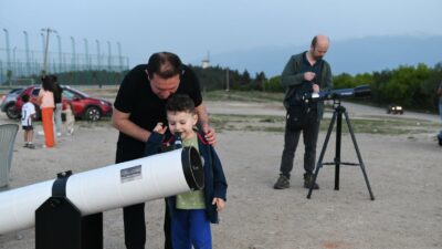 Osmangazi Belediyesi’nin ilçede yaşayan vatandaşları bilimle buluşturmak için Bilim ve