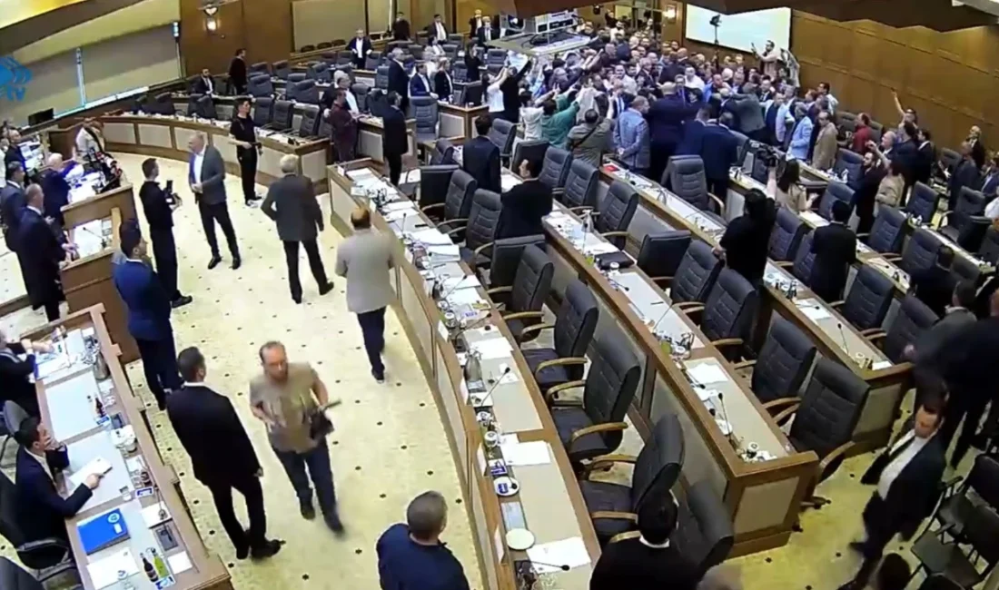 Bursa Büyükşehir Belediye Meclisi'nin mayıs ayı 1. birleşiminde yaşanan gerginlik