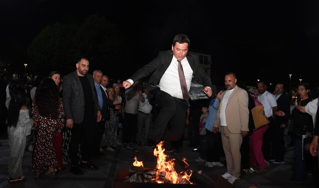 Osmangazi’de Hıdırellez coşkusu Osmangazi Belediyesi tarafından düzenlenen Hıdırellez Şenliği’nde binlerce kişi baharın gelişini
