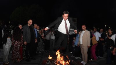 Osmangazi Belediyesi tarafından düzenlenen Hıdırellez Şenliği’nde binlerce kişi baharın gelişini