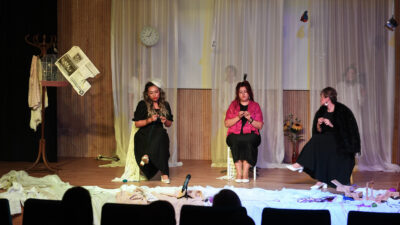 Osmangazi Belediyesi tarafından düzenlenen ‘Kadınlar Tiyatro Sahnesinde’ adlı tiyatro kursuna