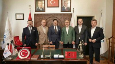 Bursa Büyükşehir Belediyesi eski Başkanı Alinur Aktaş, geçtiğimiz günlerde Ak