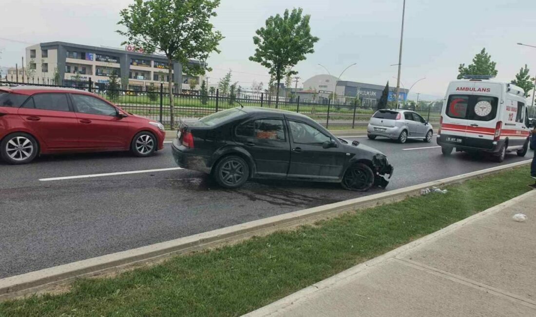 Bursa’nın İnegöl ilçesinde meydana gelen kazada kontrolden çıkan otomobil bariyerlere
