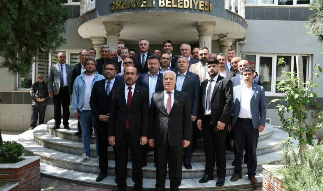 Başkan Bozbey: “Kenti hep beraber yönetiyoruz” ‘Başkan Bozbey Burada’ projesi kapsamında Orhaneli ilçesinde vatandaşlarla bir araya