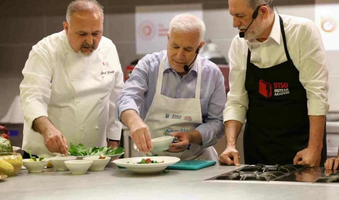 Başkan ve eşi, obezite ile mücadele için mutfağa girdi Bursa Büyükşehir Belediye Başkanı Mustafa Bozbey, ‘Adım At Gülümse, Sağlığını