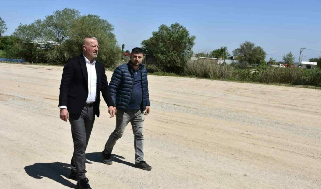 Belediyeden Ortasarıbey’e hizmet çıkarması Karacabey Belediyesi, kırsal mahallelere yönelik hizmet atağını sürdürüyor. Ortasarıbey Mahallesi’nde