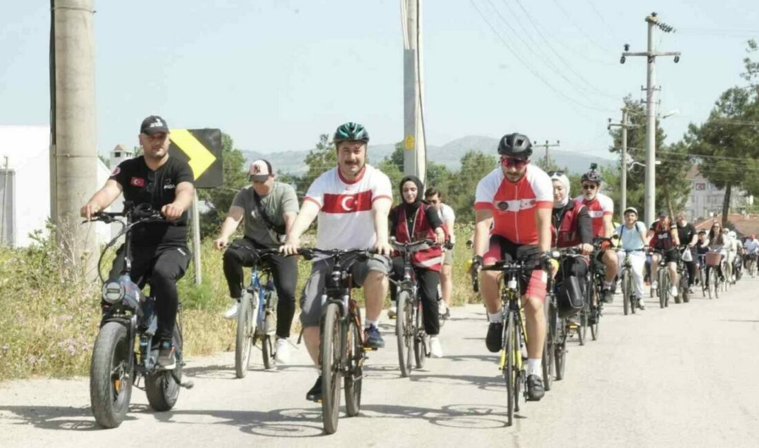 Bisiklet tutkunları Yenişehir’de buluşarak, doğa ve çevre için pedal çevirdi.