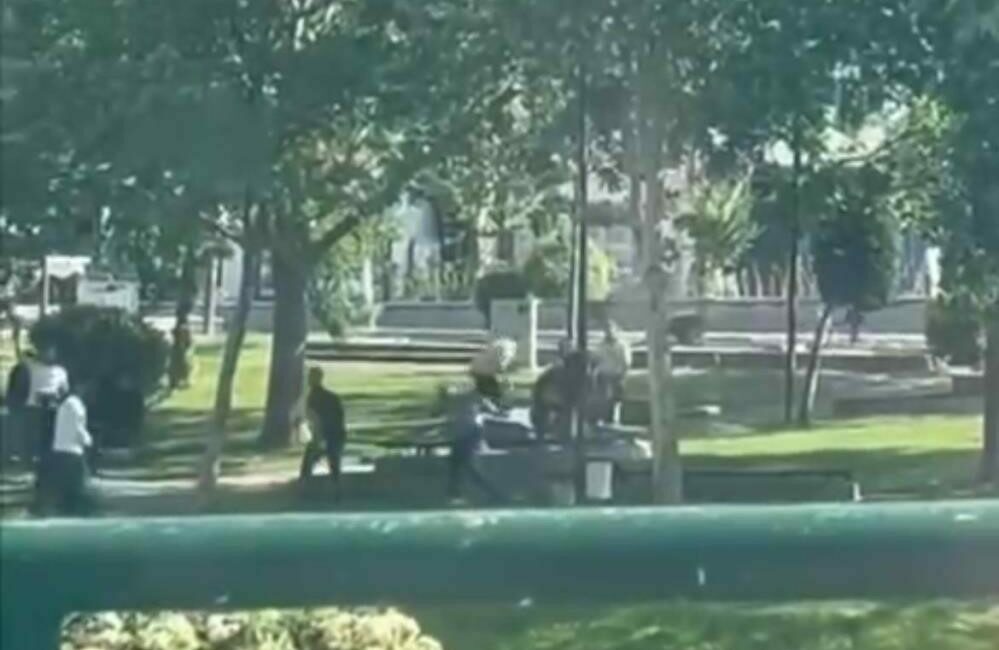 Bursa’nın Yıldırım ilçesinde bir parkta iki grup arasında çıkan silahların