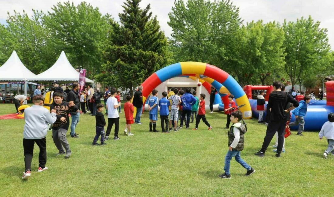 Bursa’da 19 Mayıs Gençlik Şenliği ile kutlanıyor Bursa Büyükşehir Belediyesi’nin 19 Mayıs Atatürk’ü Anma, Gençlik ve Spor