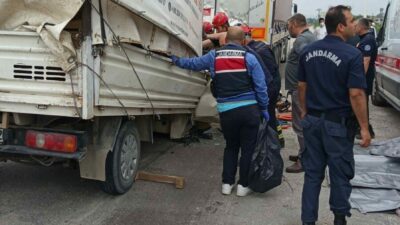 Bursa’nın Karacabey ilçesinde meydana gelen trafik kazasında 2 kişi hayatını