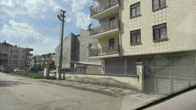 Bursa’nın İnegöl ilçesinde meydana gelen olayda apartmanın balkonundan düşen 6