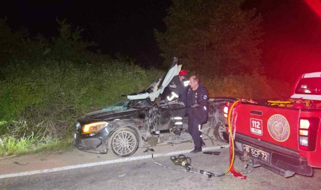 Bursa’da feci kaza… Otomobil ile cip çarpıştı: 3 ölü, 1 yaralı Bursa’nın Orhangazi ilçesinde lüks otomobil, karşı istikametten gelen cip ile