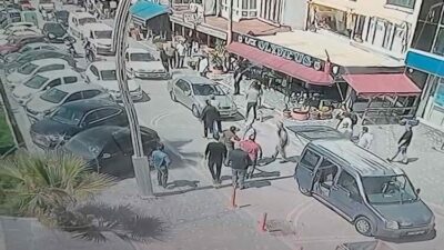 Bursa’nın Gemlik ilçesinde bir kadını yerde sürükleyip zorla araca bindirmeye