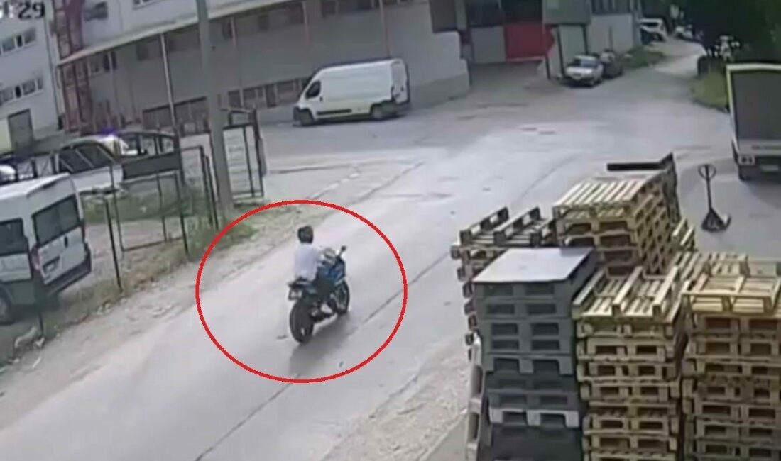 Bursa’nın Osmangazi ilçesine bağlı Küçükbalıklı Mahallesi’nde iki motosikletin çarpışması sonucu