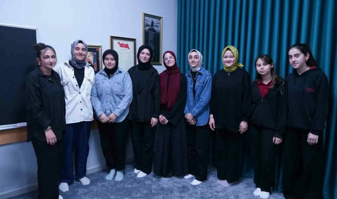 Bursa’da İmam Hatip öğrencilerinden dijital çağa ayak uyduran proje Bursa’da İnegöl Anadolu İmam Hatip Lisesi, dijital dünyanın hızla değişen