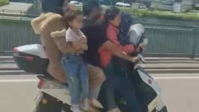 Bursa’da anayol üzerinde motora 5 kişi binen aile, yaptığı tehlikeli