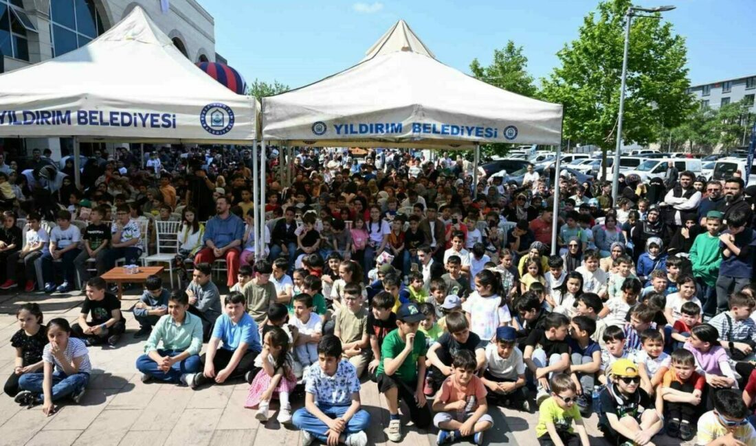 Bursa’da teknoloji ve gençlik rüzgarı esti Yıldırım Belediyesi tarafından düzenlenen ve 3 güren Bursa Teknoloji ve