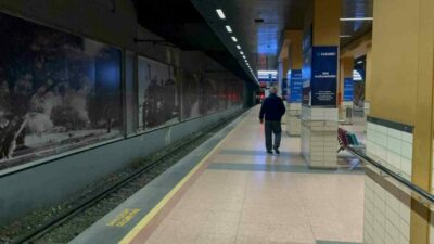 Bursa’da Büyükşehir Belediyesi ile anlaşamayan Burulaş işçileri greve gitti. Toplu