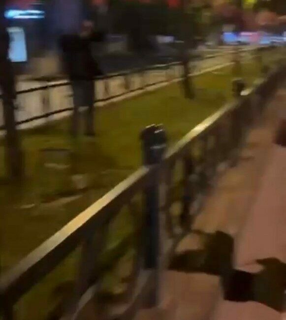 Bursa’nın Osmangazi ilçesinde yüzde 50 engelli olan şüpheli, refüje asılı