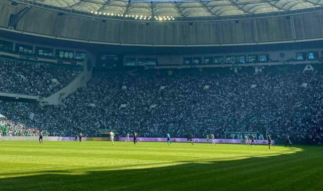 Bursaspor’da kombine satışında rekor hedef Bursaspor’da kombine satışları devam ederken rakam 27 bin 630 kombineye