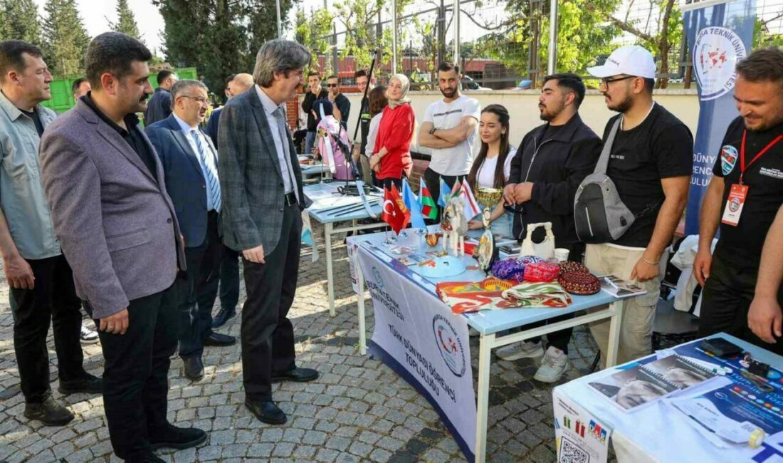 Bursa Uludağ Üniversitesi (BUÜ) öğrencileri, düzenlenen Hıdırellez etkinliğinde baharın gelişini