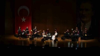 Bursa Büyükşehir Belediyesi Orkestra Şube Müdürlüğü tarafından düzenlenen ‘Ozanların Günlüğü-Âşık