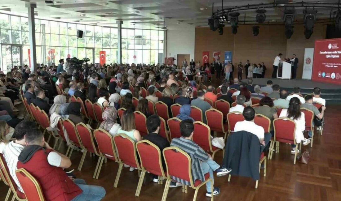 Bursa’daki eğitim kurumlarına yönelik yapılan ’Dezenformasyonla Mücadele Eğitimleri’ başladı. Bursa