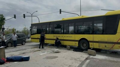 Bursa’nın Osmangazi ilçesinde, dönüş yapan otobüsün altına giren 18 yaşındaki