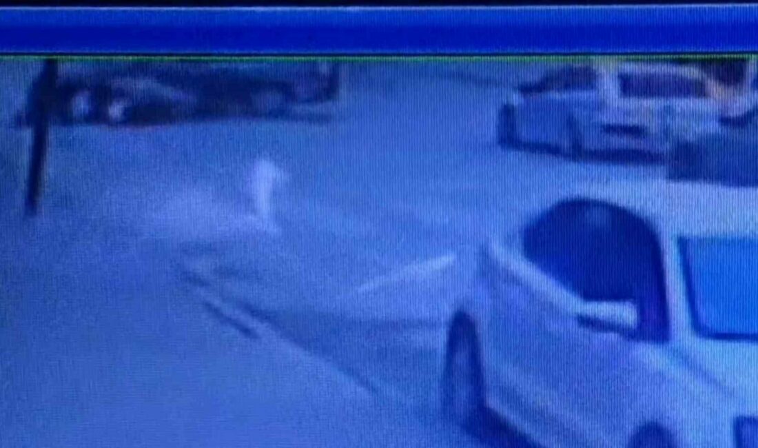 Dönüş yapan otomobil ile motosiklet çarpıştı: 2 yaralı Bursa’nın İnegöl ilçesinde dönüş yapan otomobile motosiklet çarptı. Çarpma anı