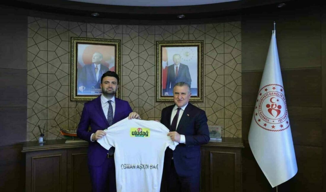Enes Çelik’ten Gençlik ve Spor Bakanı’na teşekkür ziyareti Bursaspor Başkanı Enes Çelik, Gençlik ve Spor Bakanı Osman Aşkın