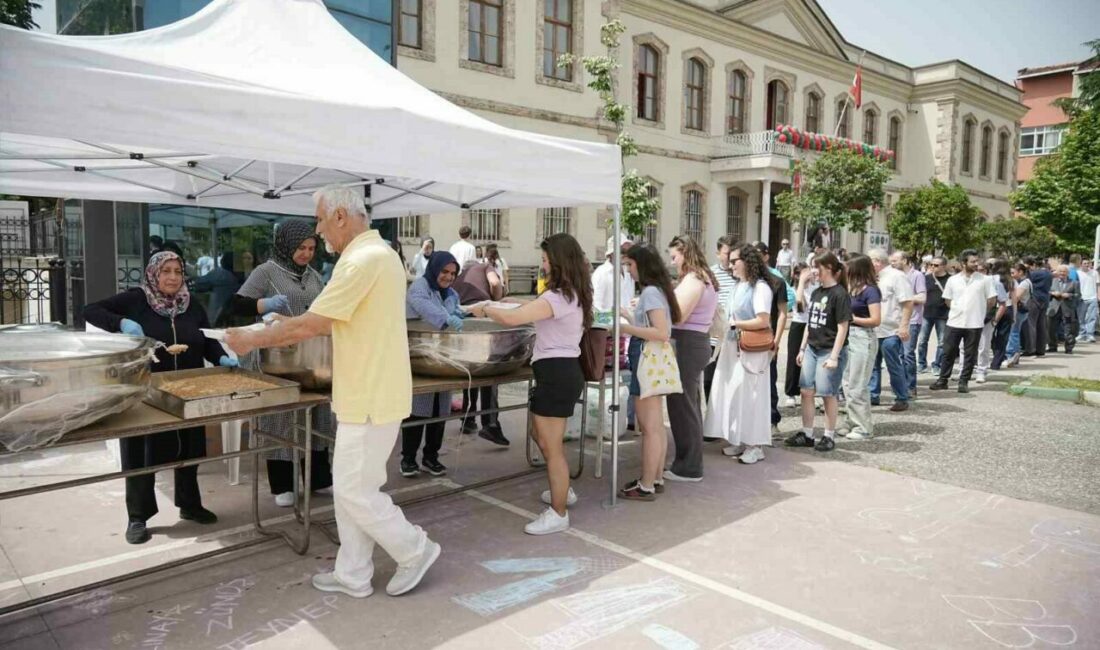 Bursa’da 1883 yılında kurulan Bursa Erkek Lisesi mezunları, bu yıl
